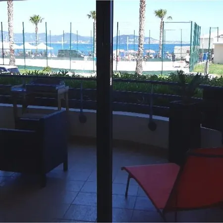 De 25m2 + Terrasse De 14m2+garage Privatif *
