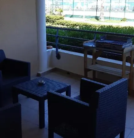 De 25m2 + Terrasse De 14m2+garage Privatif *